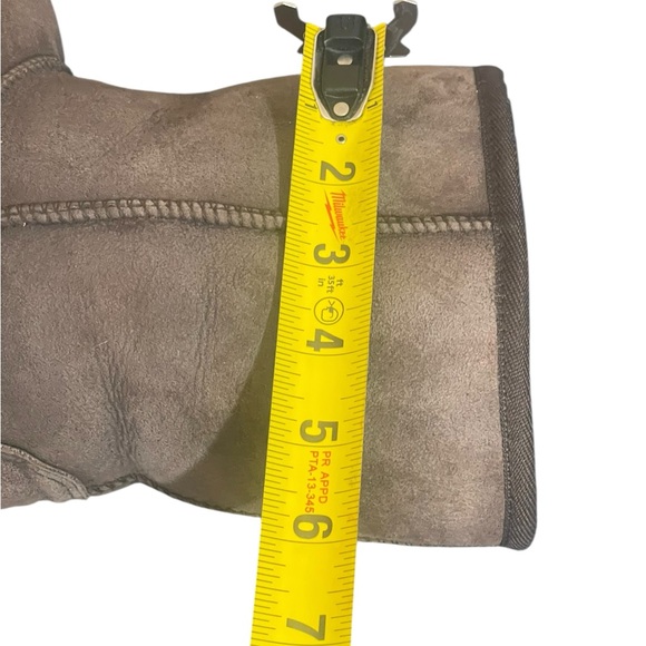 UGG Australia Uitra Short brown
 MENS 25220 boots size M9 - Picture 13 of 15